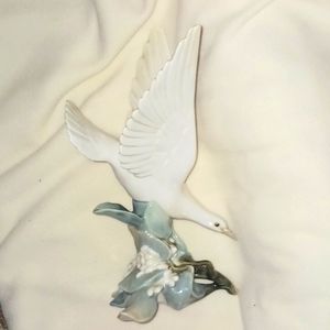Lladró collectable seagull *flight*-rare-